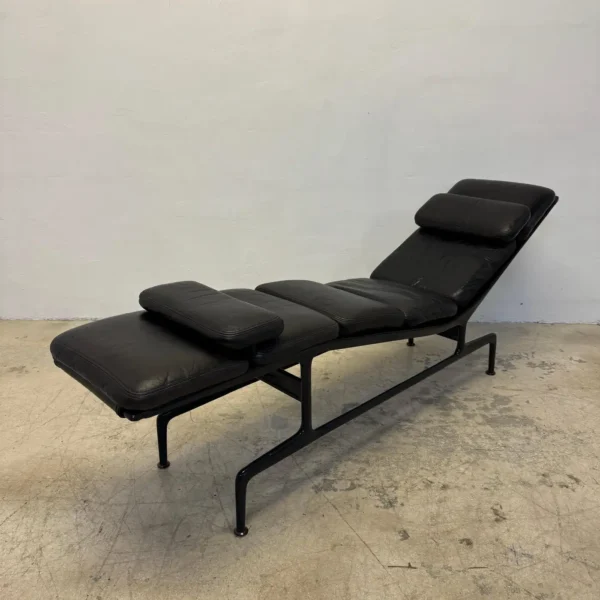 Eames "Billy Wilder" ES106 Chaise Longue for Herman Miller
